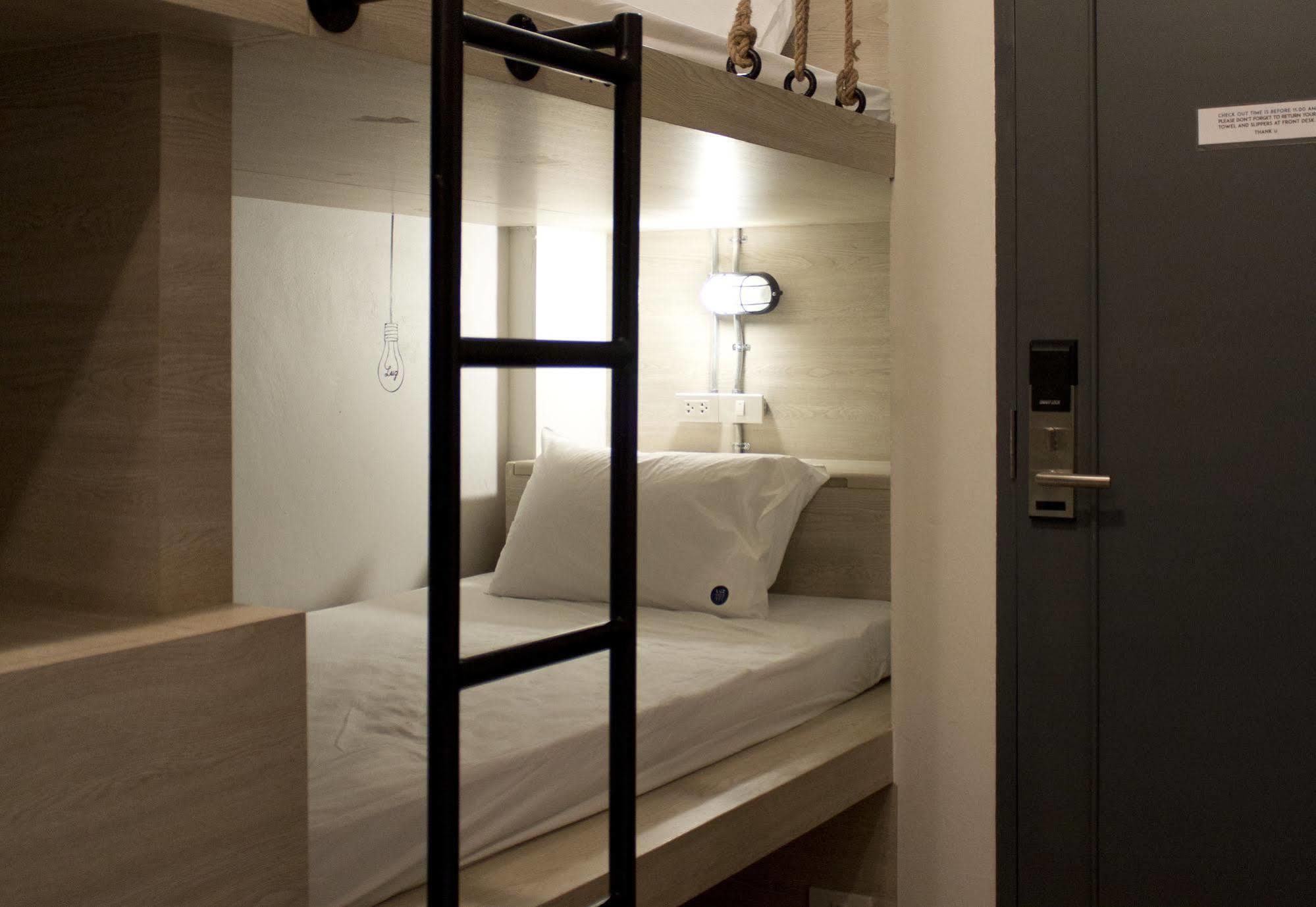 Slumber Bangkok Soi 1 호스텔 외부 사진